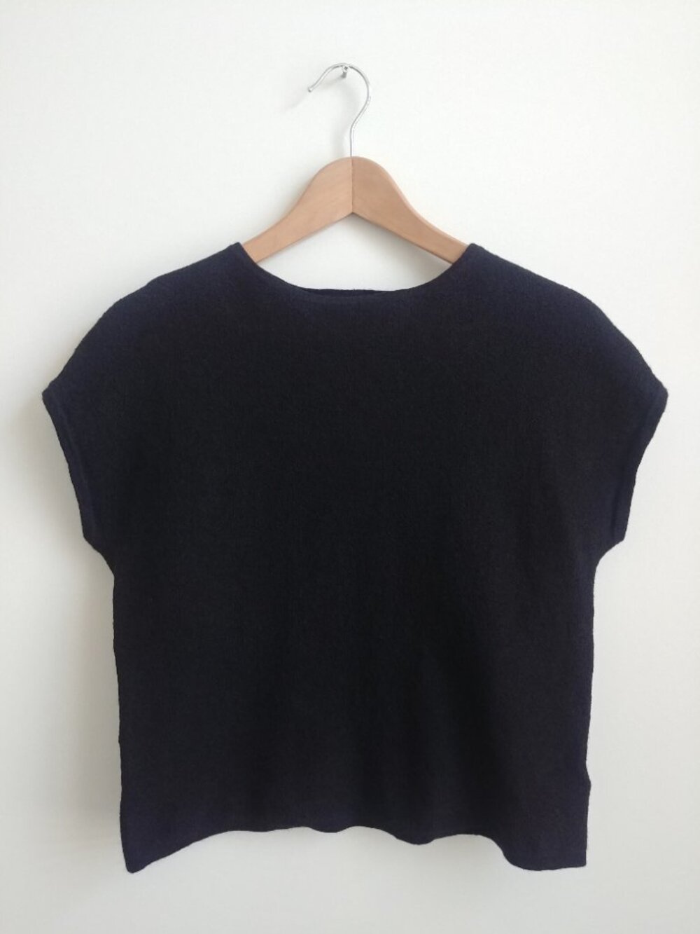 Nicole Miller 100% merino wool black sleeveless top M slightly shrunken fits S